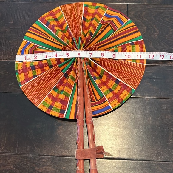 African folding leather fan - Picture 3 of 9
